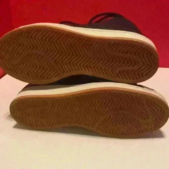 Adidas Blue high top sneakers shell toe sz 5 Boys - Picture 12 of 13